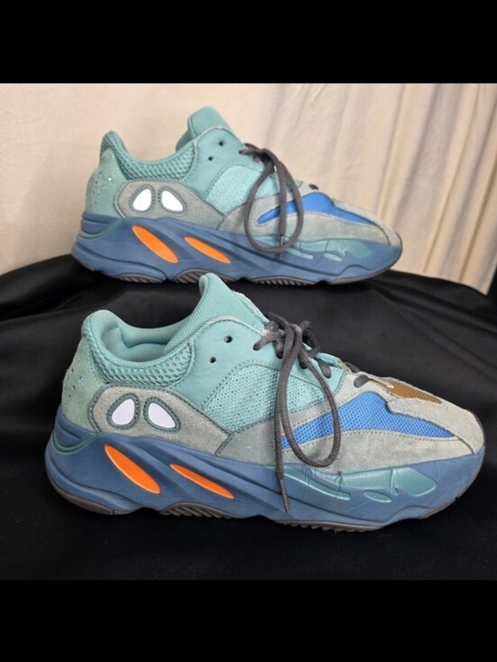 Adidas Yeezy Boost 700 Faded Azure GZ2002 Kanye Fashion Size 10.5